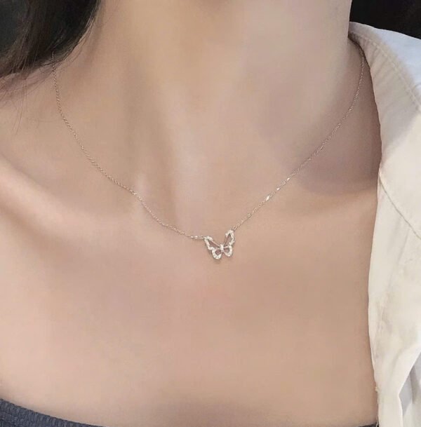 Dây chuyền hồ điệp